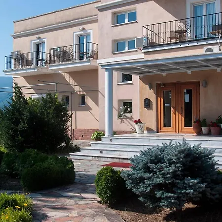 Nessos Hotel 3*