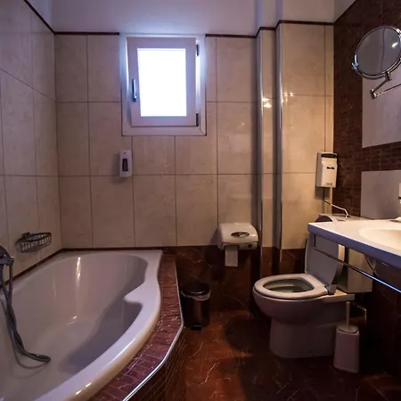 Отель Nessos 3*